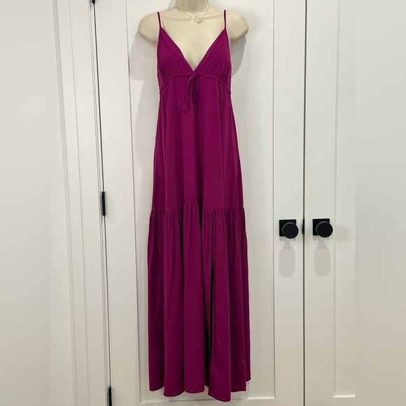 L Space Victoria Maxi Dress V Neck Tiered XS Raspberry New Beachy Vacation Chic - Picture 3 of 16